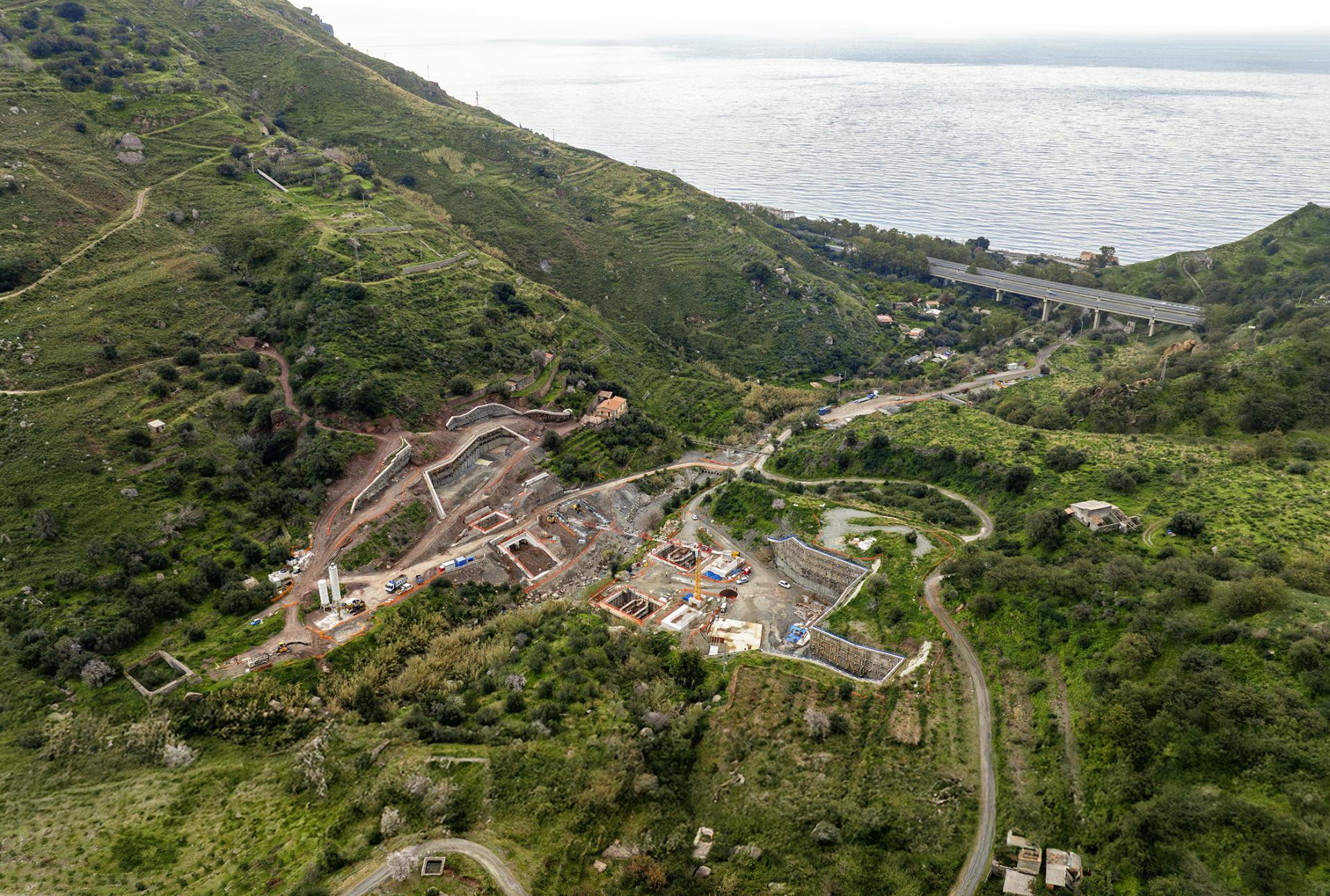 Raddoppio Messina-Catania, Lotto 1 Fiumefreddo-Letojanni